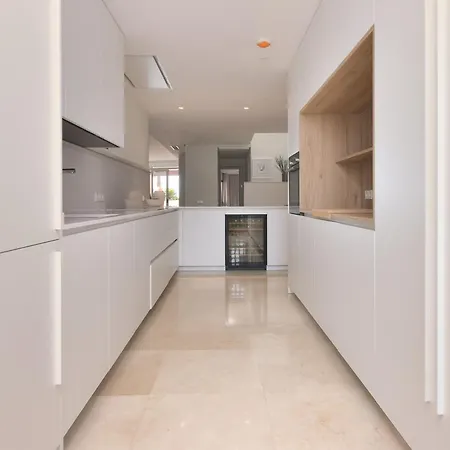Апартаменти Spectacular Frontline Penthouse