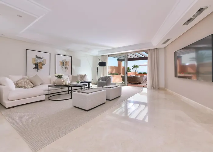 Spectacular Frontline Penthouse Апартаменти *