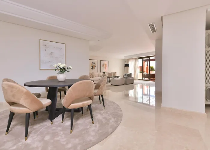 Spectacular Frontline Penthouse Μαρμπέλλα