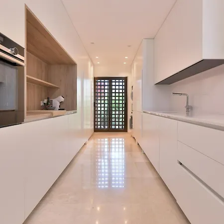 Spectacular Frontline Penthouse Apartment