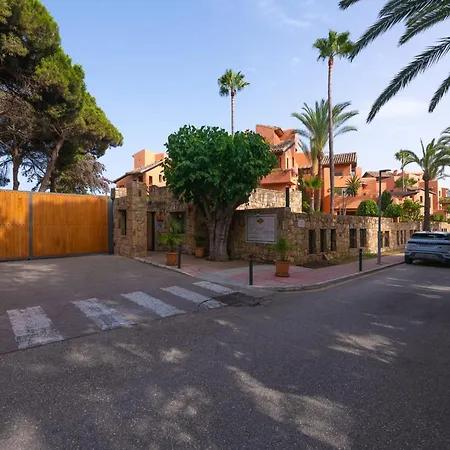 Lejlighed Spectacular Frontline Penthouse Marbella