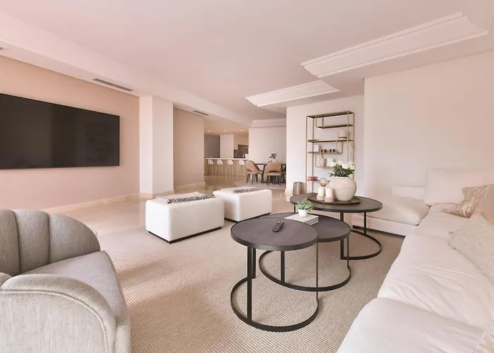 Spectacular Frontline Penthouse *