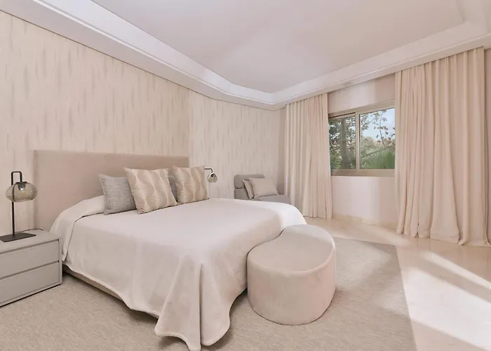 Spectacular Frontline Penthouse *