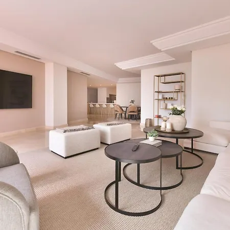 Spectacular Frontline Penthouse *