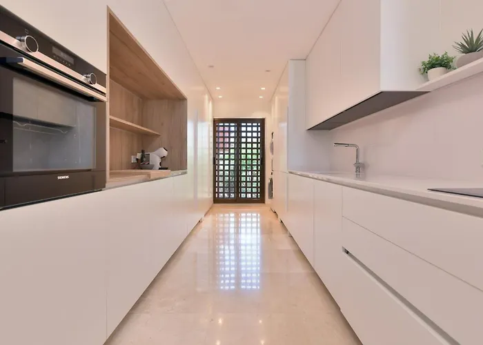 Spectacular Frontline Penthouse Apartment