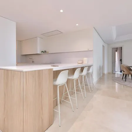 דירה Spectacular Frontline Penthouse מארבלה