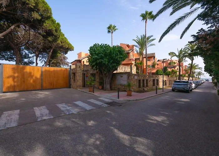 Daire Spectacular Frontline Penthouse Marbella